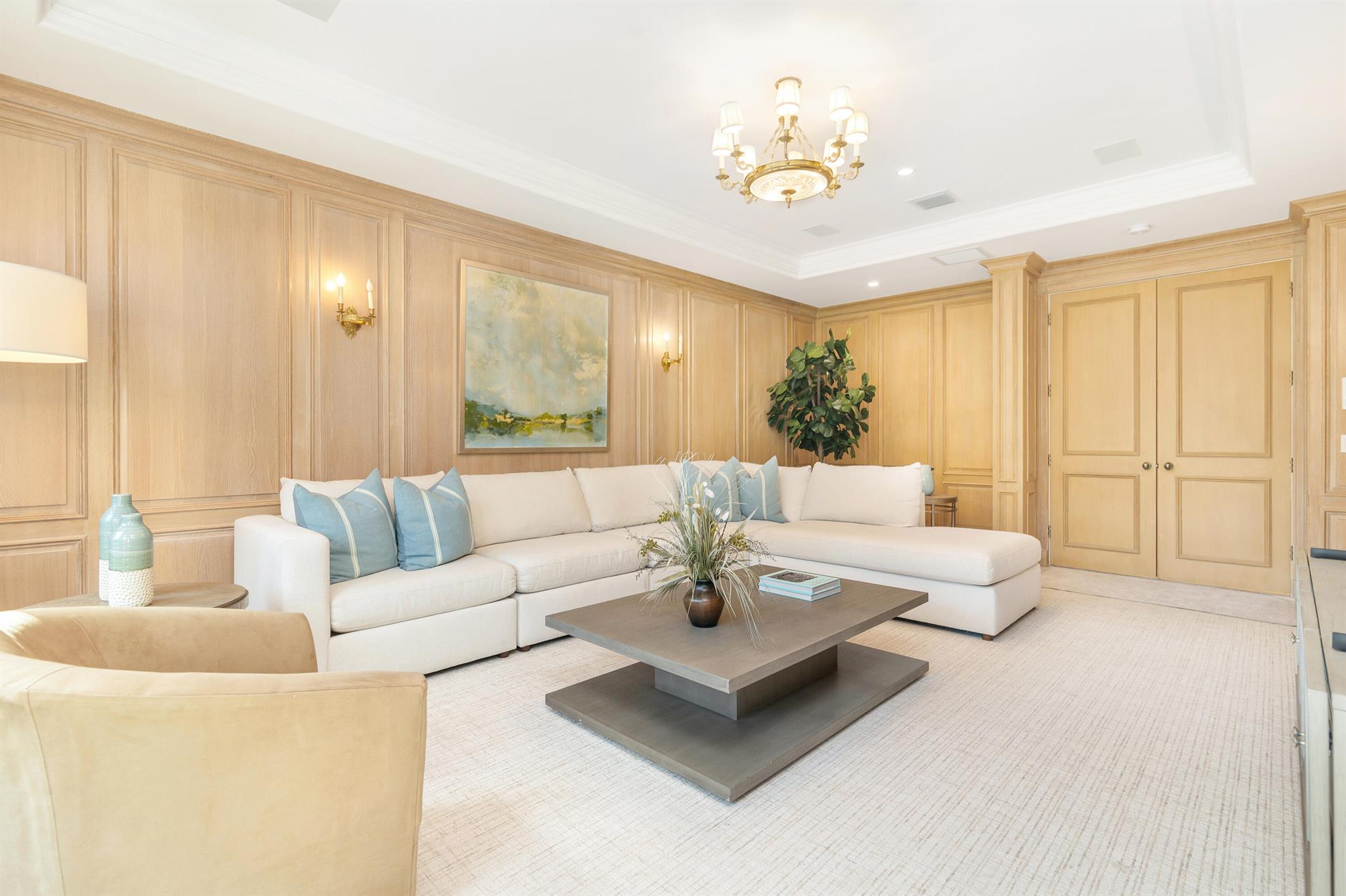 236 Via Las Brisas Palm Beach, FL 33480