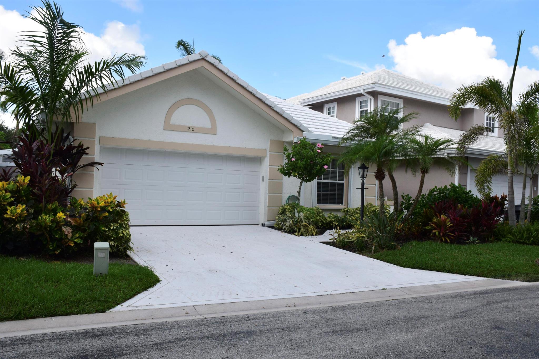 210 Canterbury Dr