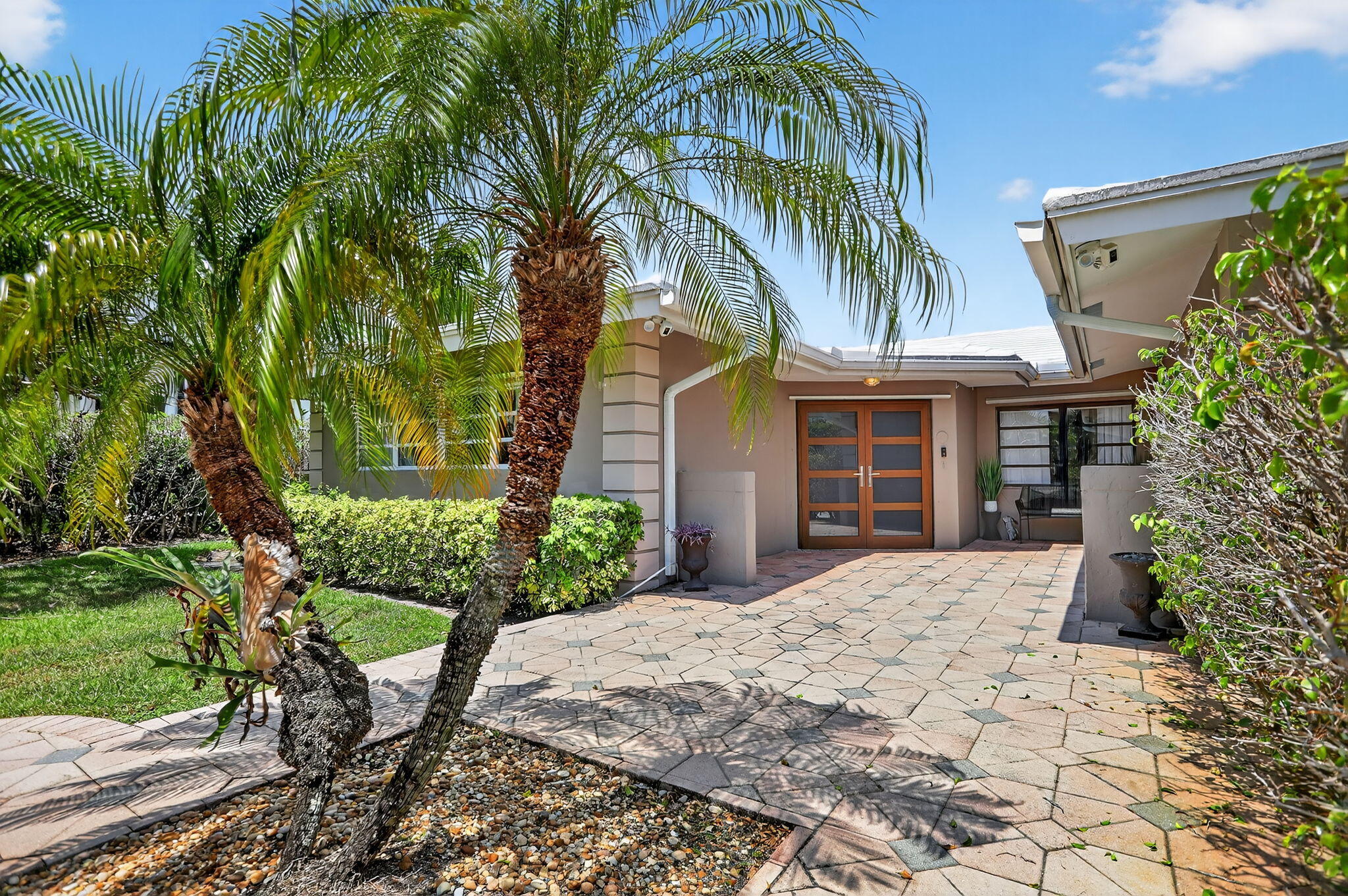 1711 W Terra Mar Pompano Beach, FL 33062