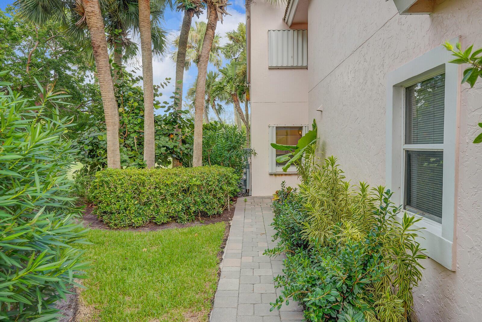 3701 Fairway Dr Jupiter, FL 33477