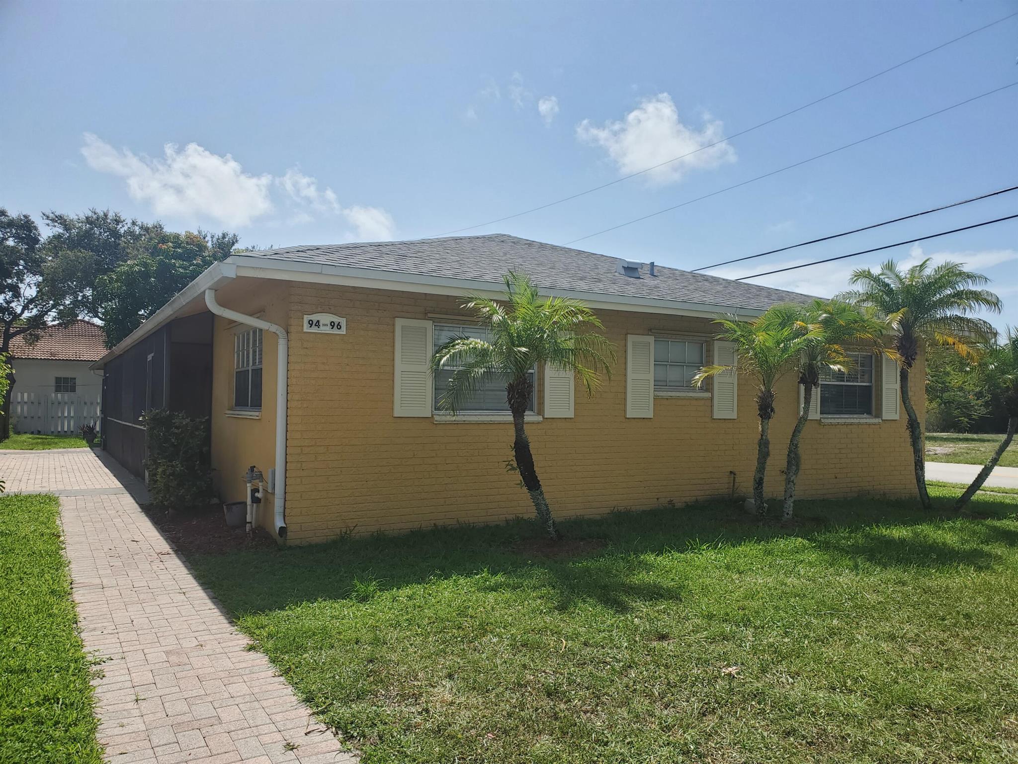 94 SE 3rd Ave #94-96