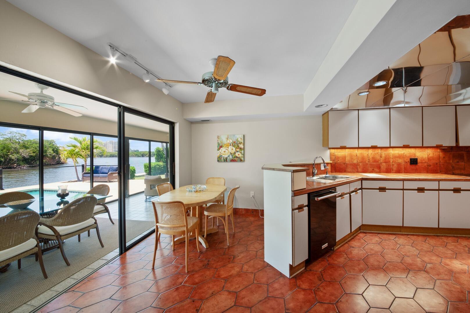 7 Inlet Cay Dr Ocean Ridge, FL 33435