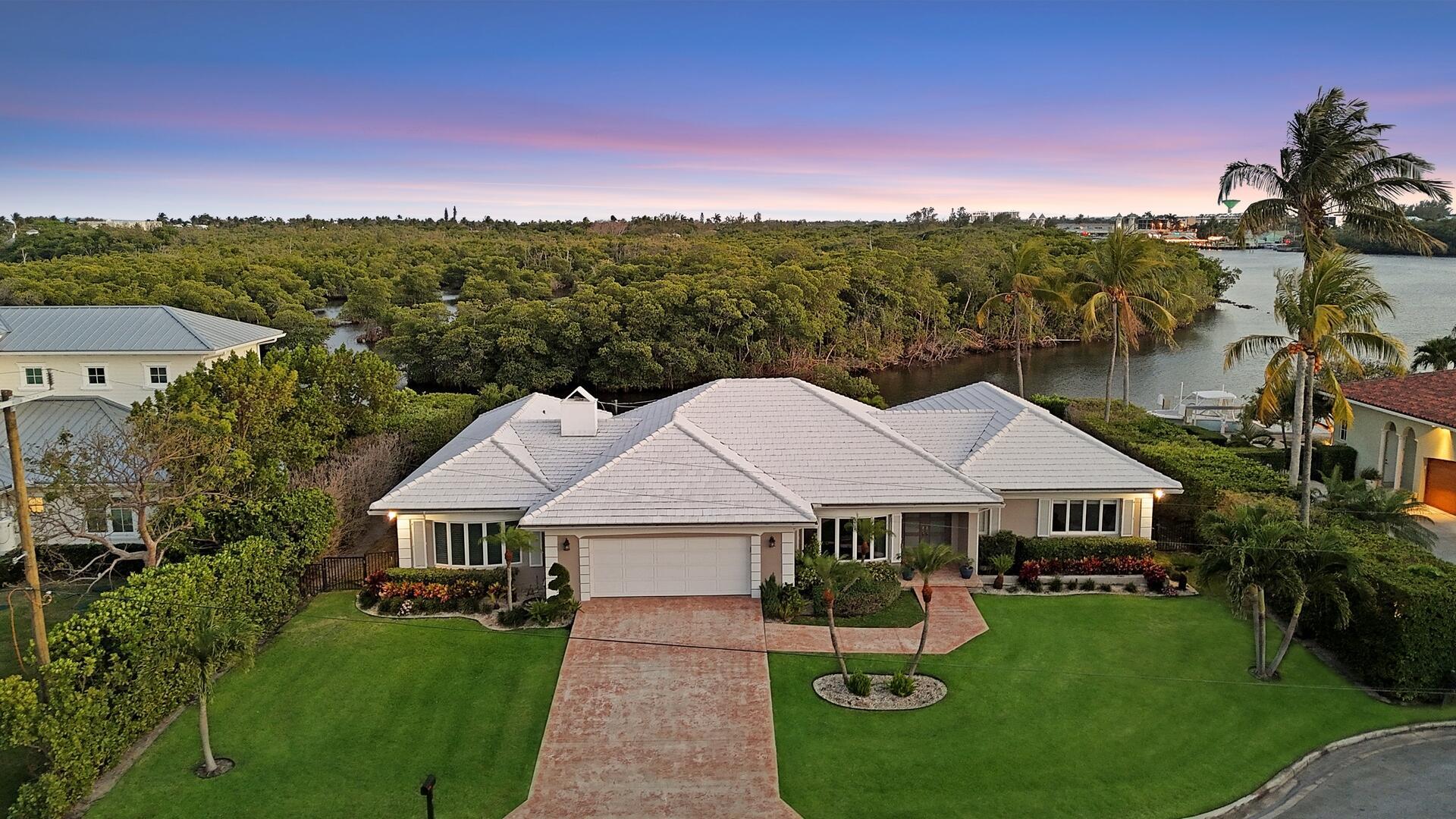 7 Inlet Cay Dr Ocean Ridge, FL 33435