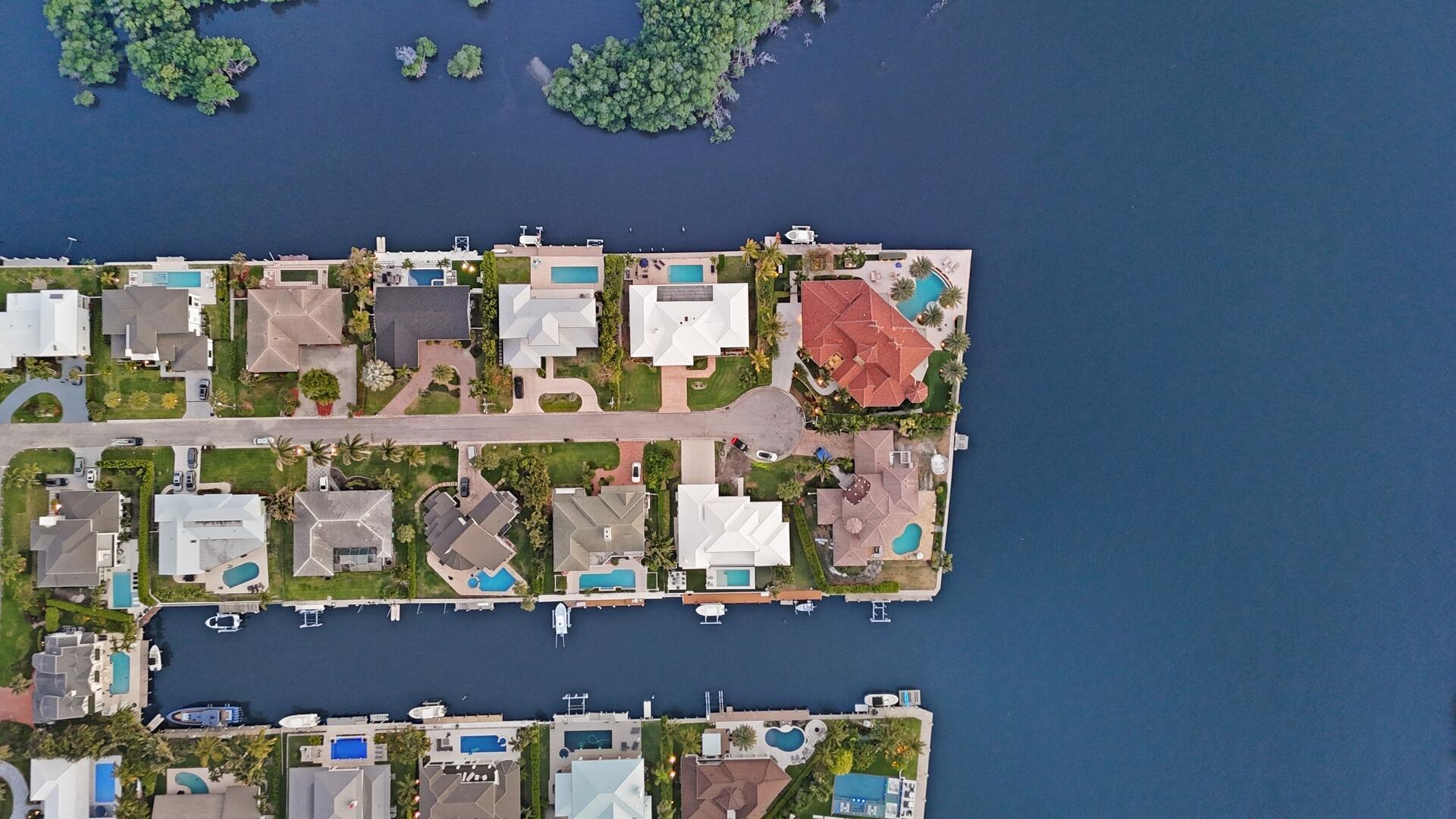 7 Inlet Cay Dr Ocean Ridge, FL 33435