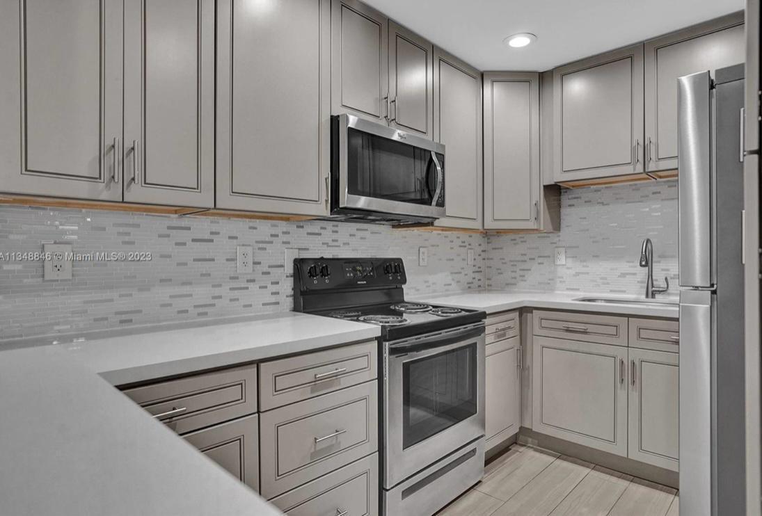 930 N 14th Ct #Apt 12