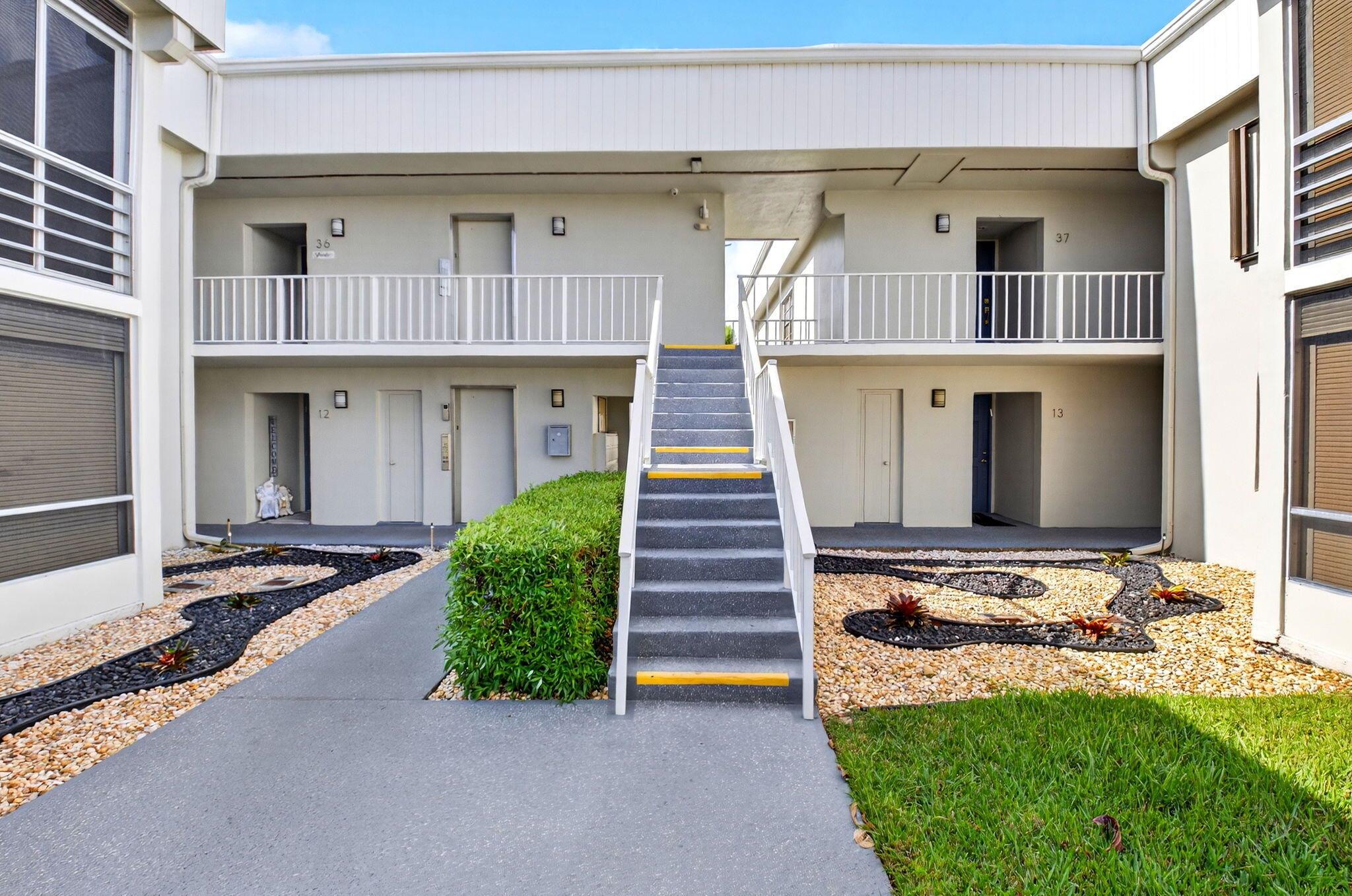 17 Capri A #17 Delray Beach, FL 33484