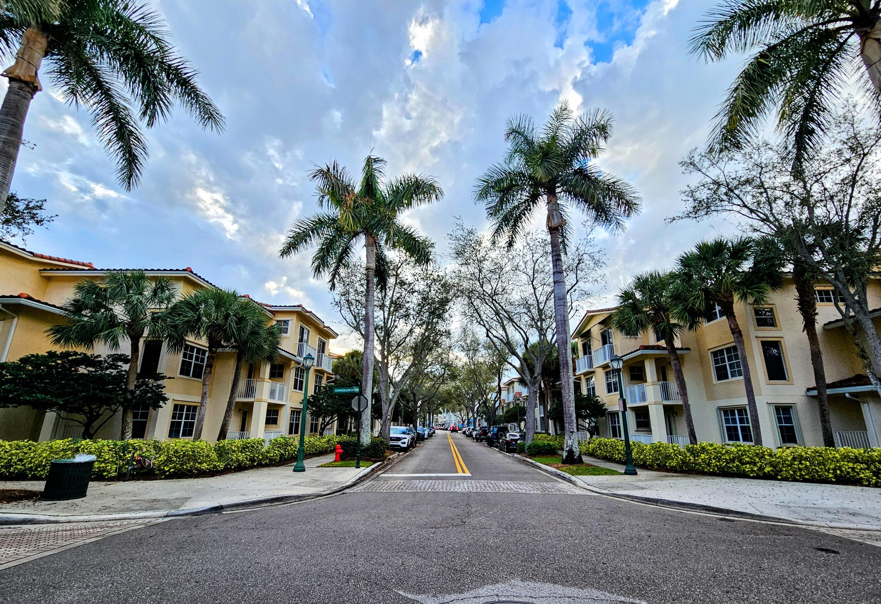 4892 Chancellor #21 Jupiter, FL 33458