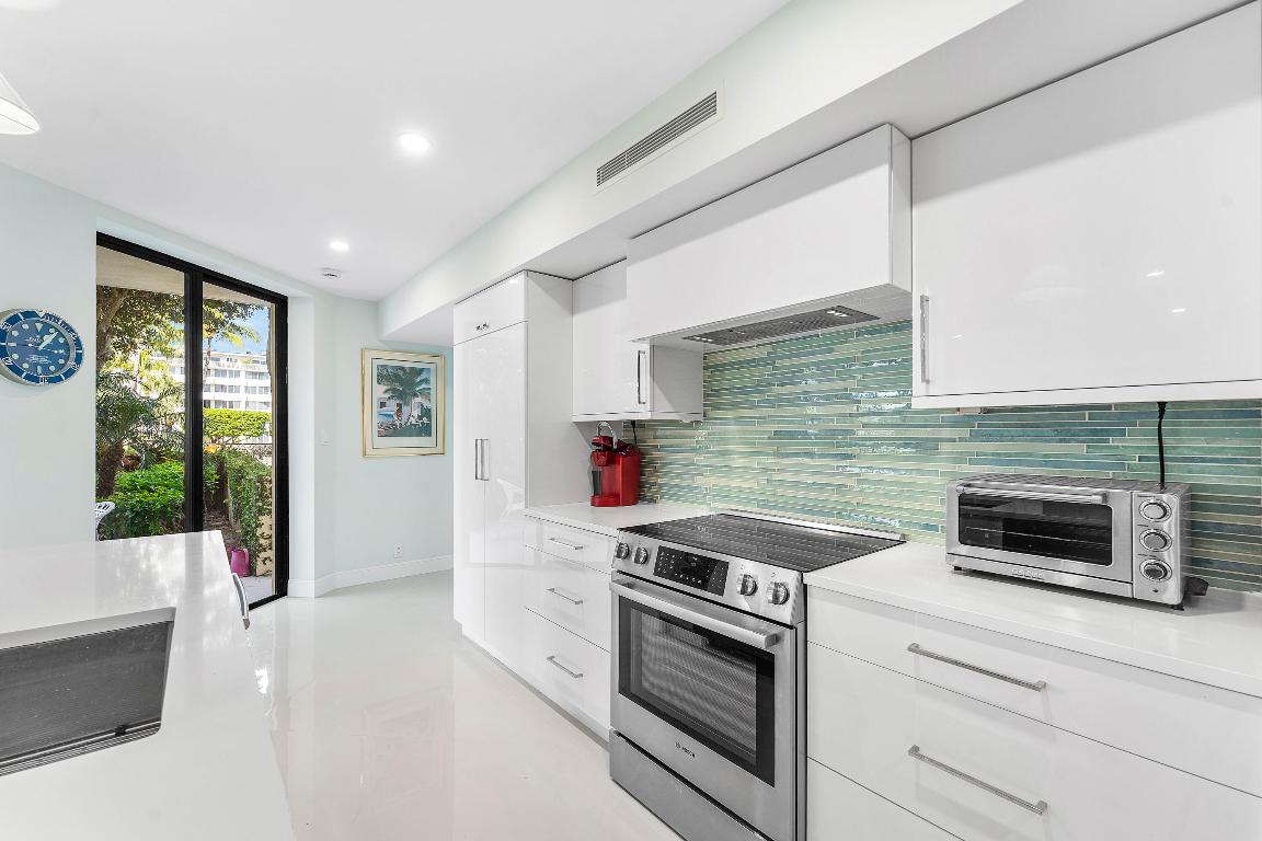 2778 S Ocean #107s Palm Beach, FL 33480