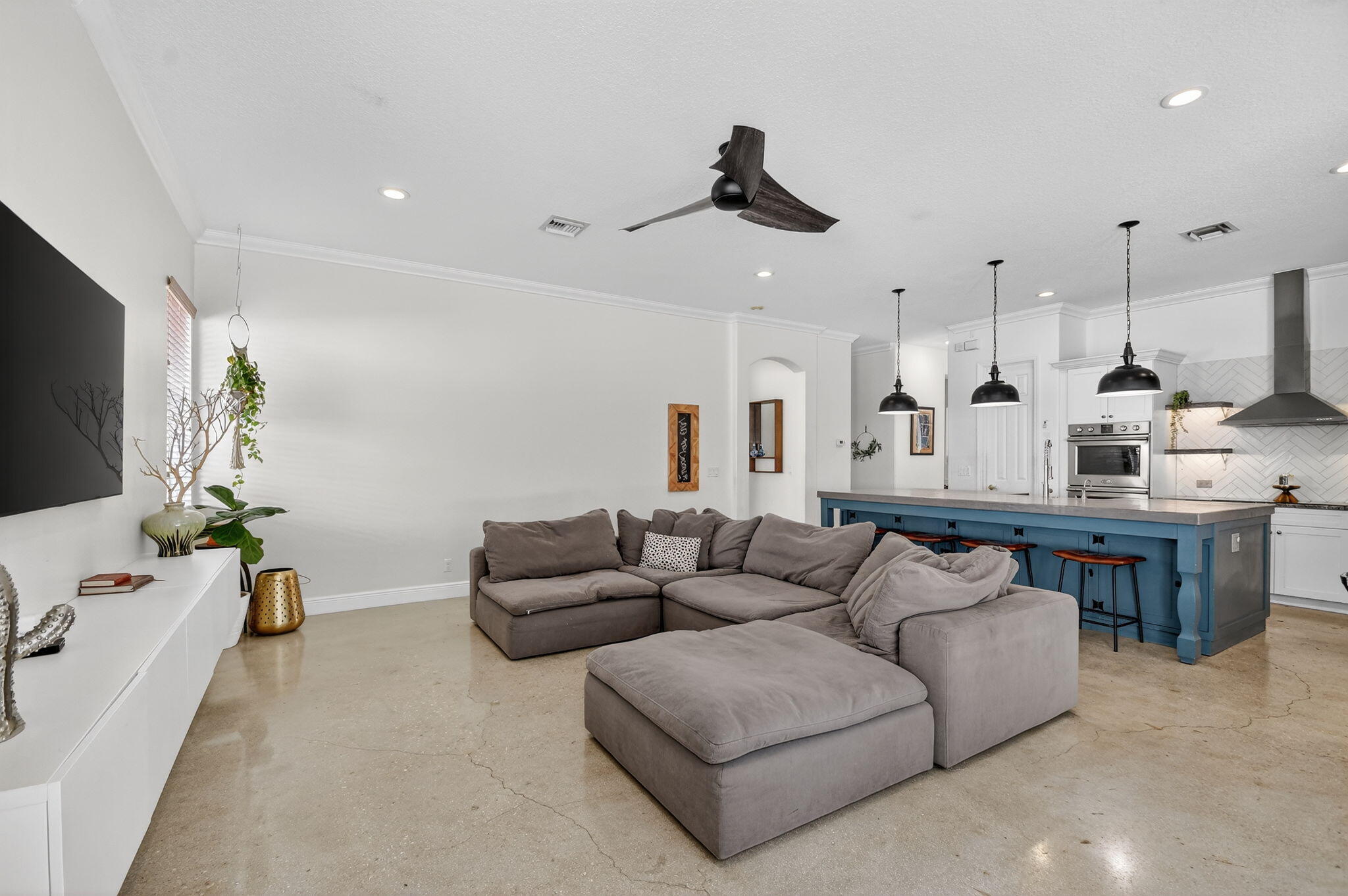 6809 Finamore Lake Worth, FL 33467