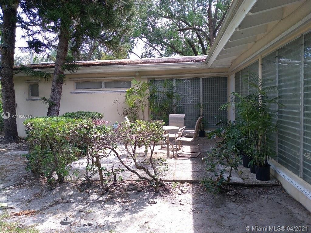 1215 Alfonso Ave Coral Gables, FL 33146