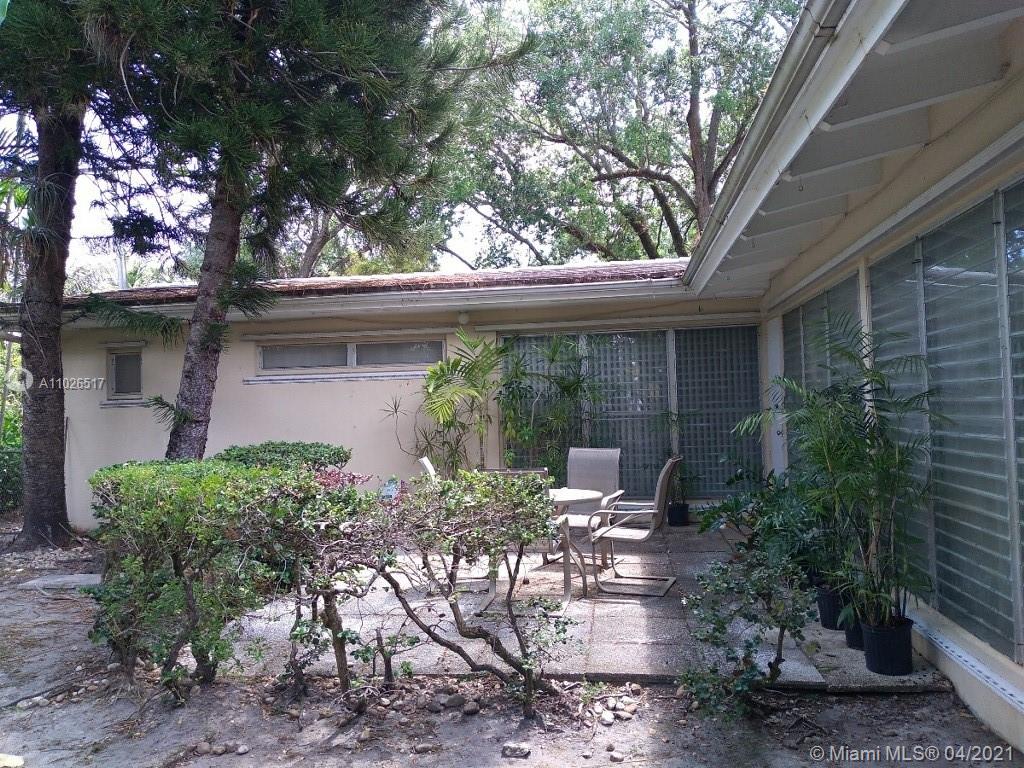 1215 Alfonso Ave Coral Gables, FL 33146