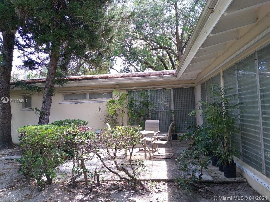 1215 Alfonso Ave Coral Gables, FL 33146