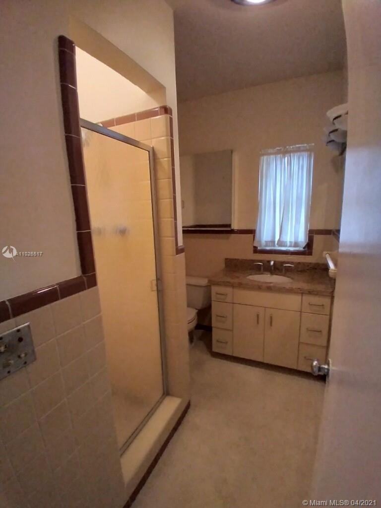 1215 Alfonso Ave Coral Gables, FL 33146