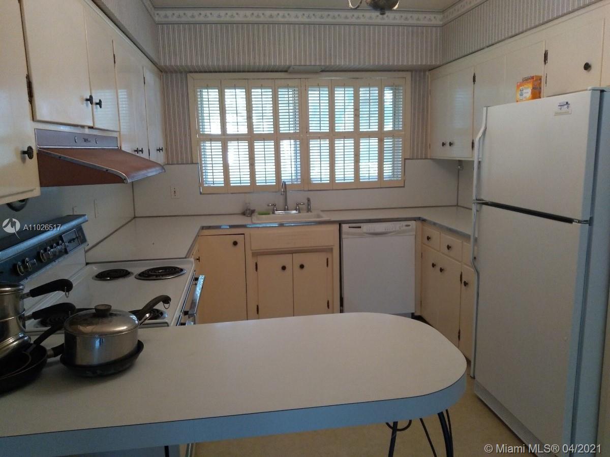 1215 Alfonso Ave Coral Gables, FL 33146