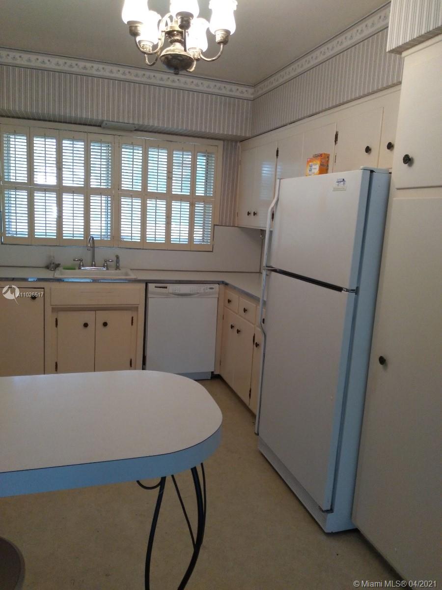 1215 Alfonso Ave Coral Gables, FL 33146