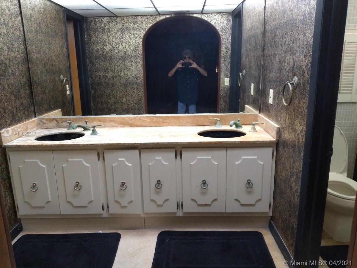 1215 Alfonso Ave Coral Gables, FL 33146