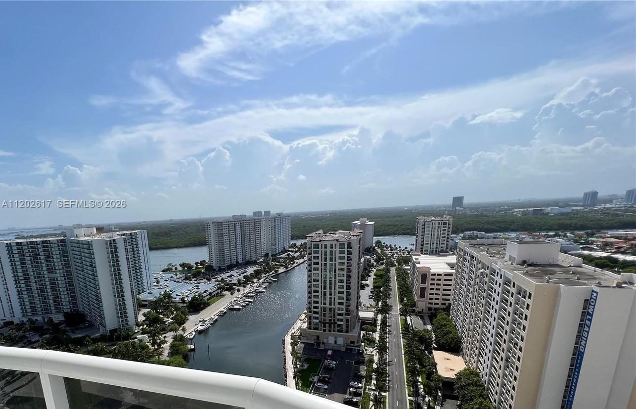 image Trump Tower I10