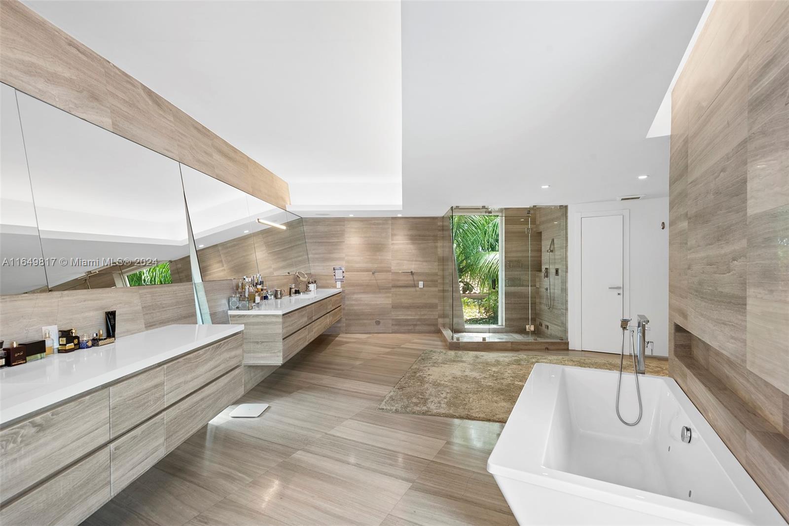 480 Ocean Blvd Golden Beach, FL 33160