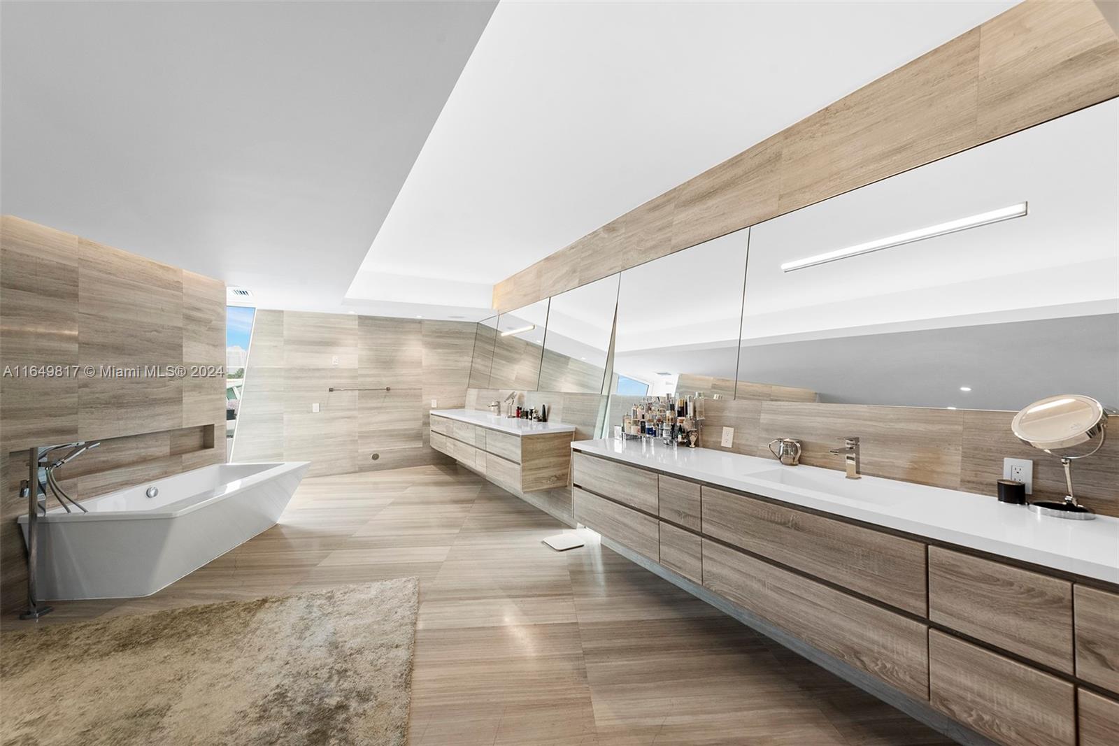 480 Ocean Blvd Golden Beach, FL 33160