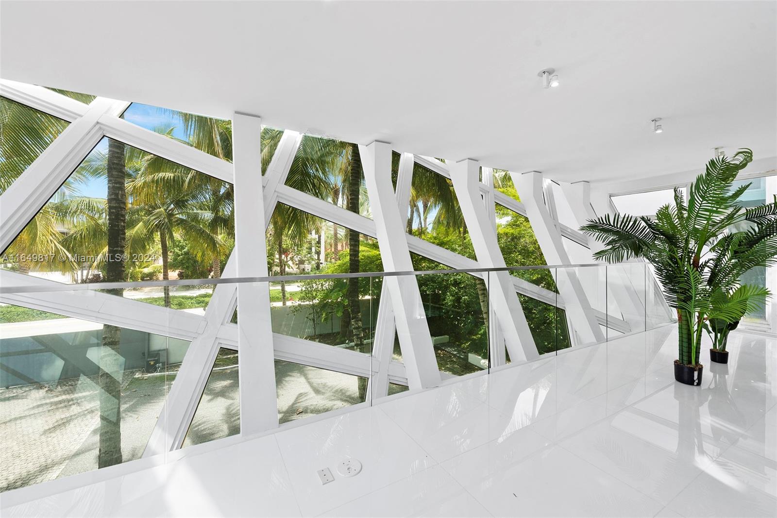 480 Ocean Blvd Golden Beach, FL 33160