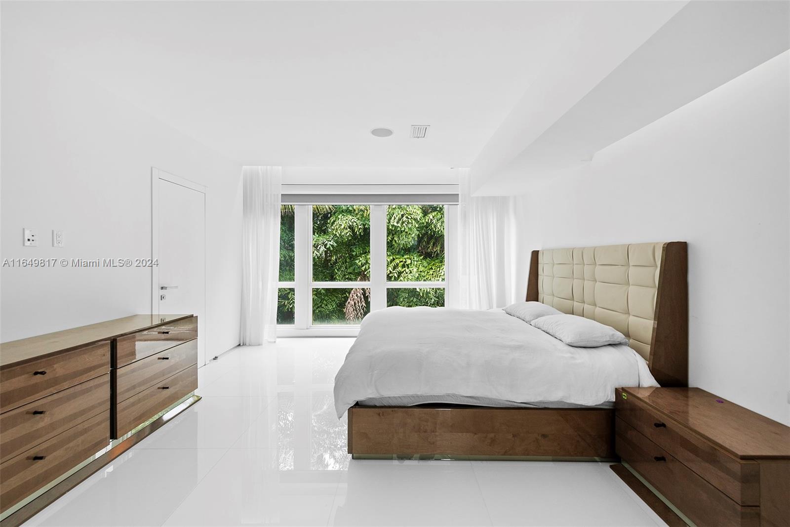 480 Ocean Blvd Golden Beach, FL 33160