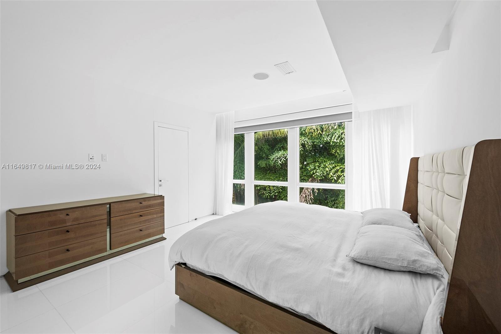 480 Ocean Blvd Golden Beach, FL 33160