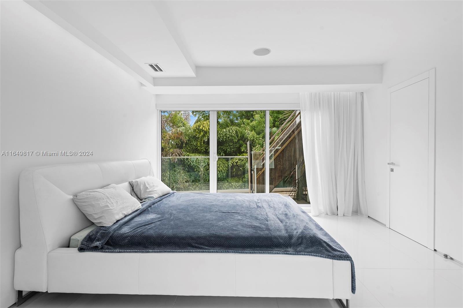 480 Ocean Blvd Golden Beach, FL 33160