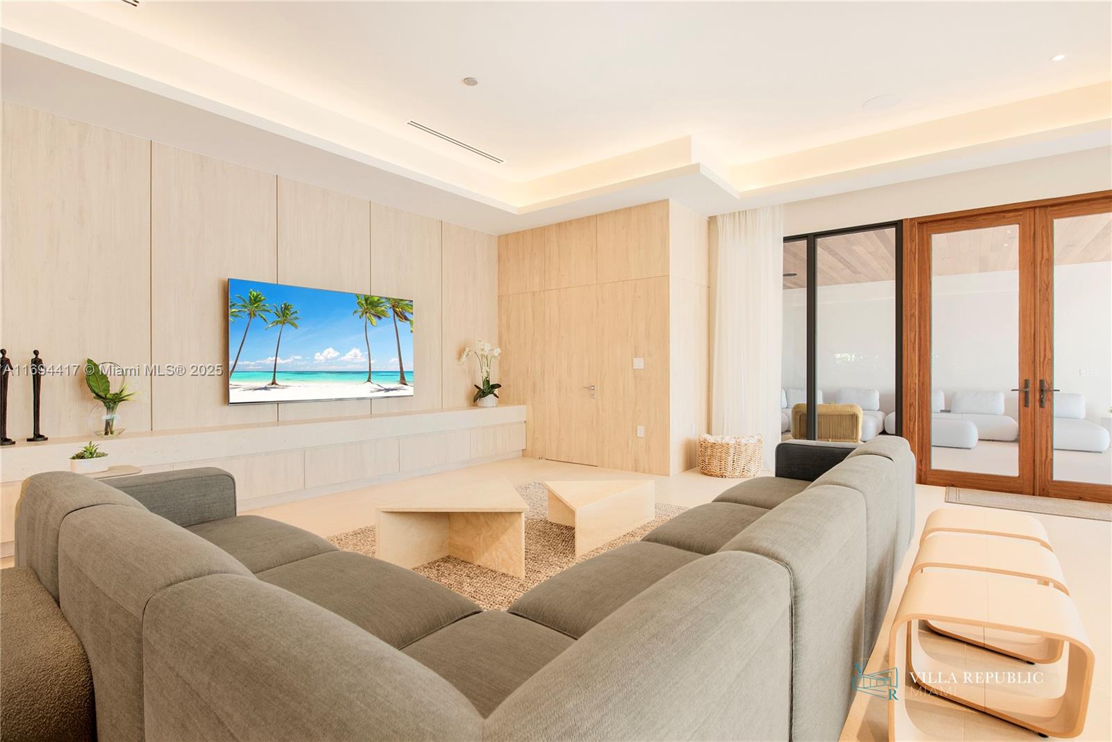 1200 NE 87th St Miami, FL 33138