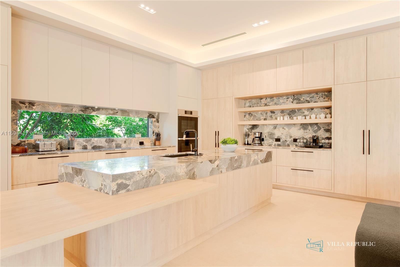 1200 NE 87th St Miami, FL 33138