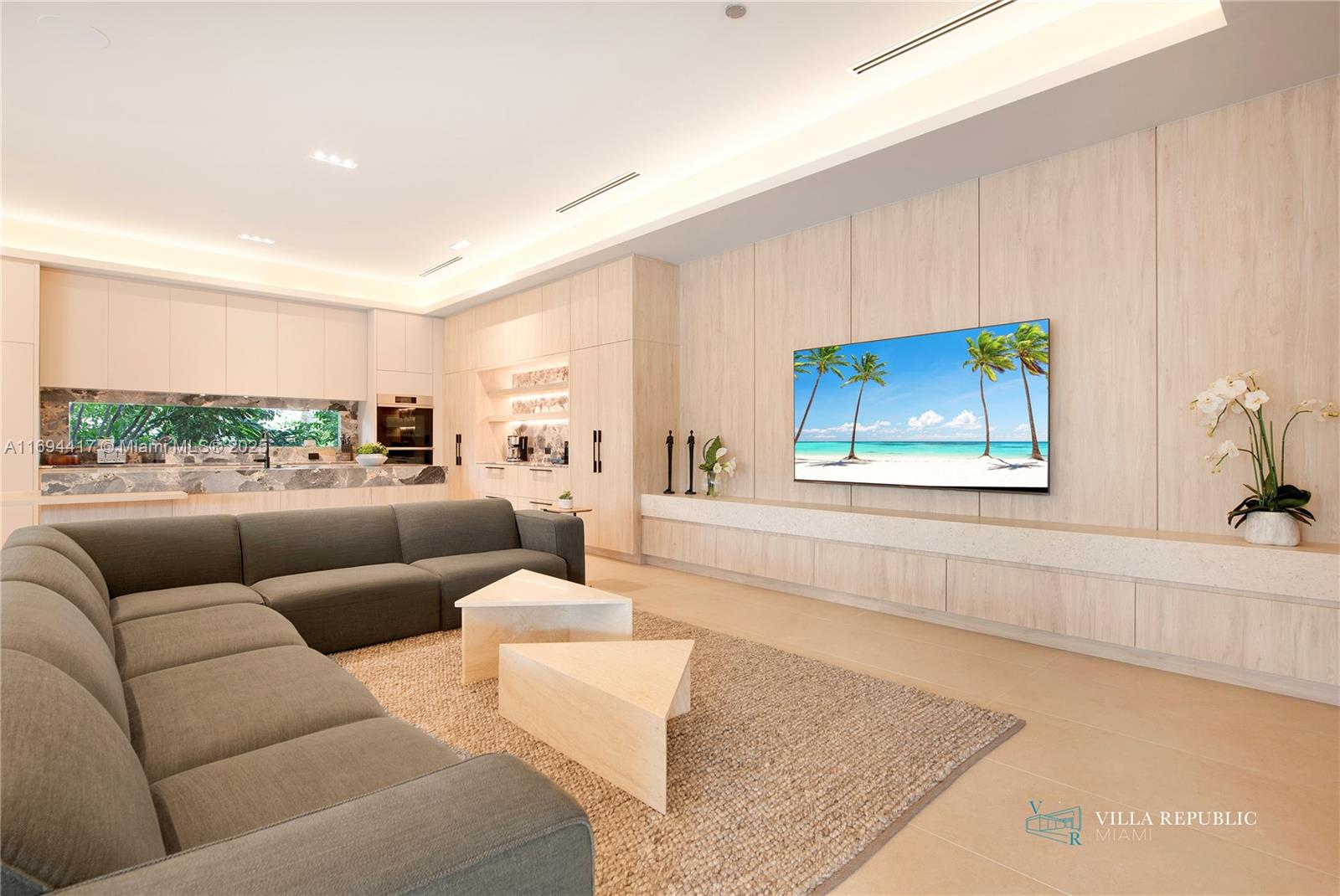 1200 NE 87th St Miami, FL 33138