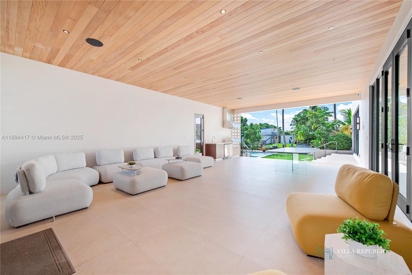 1200 NE 87th St Miami, FL 33138