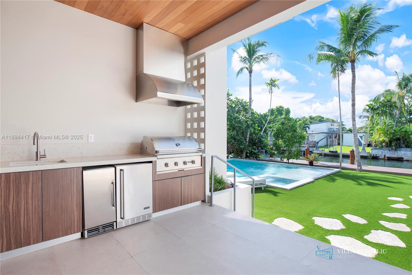 1200 NE 87th St Miami, FL 33138