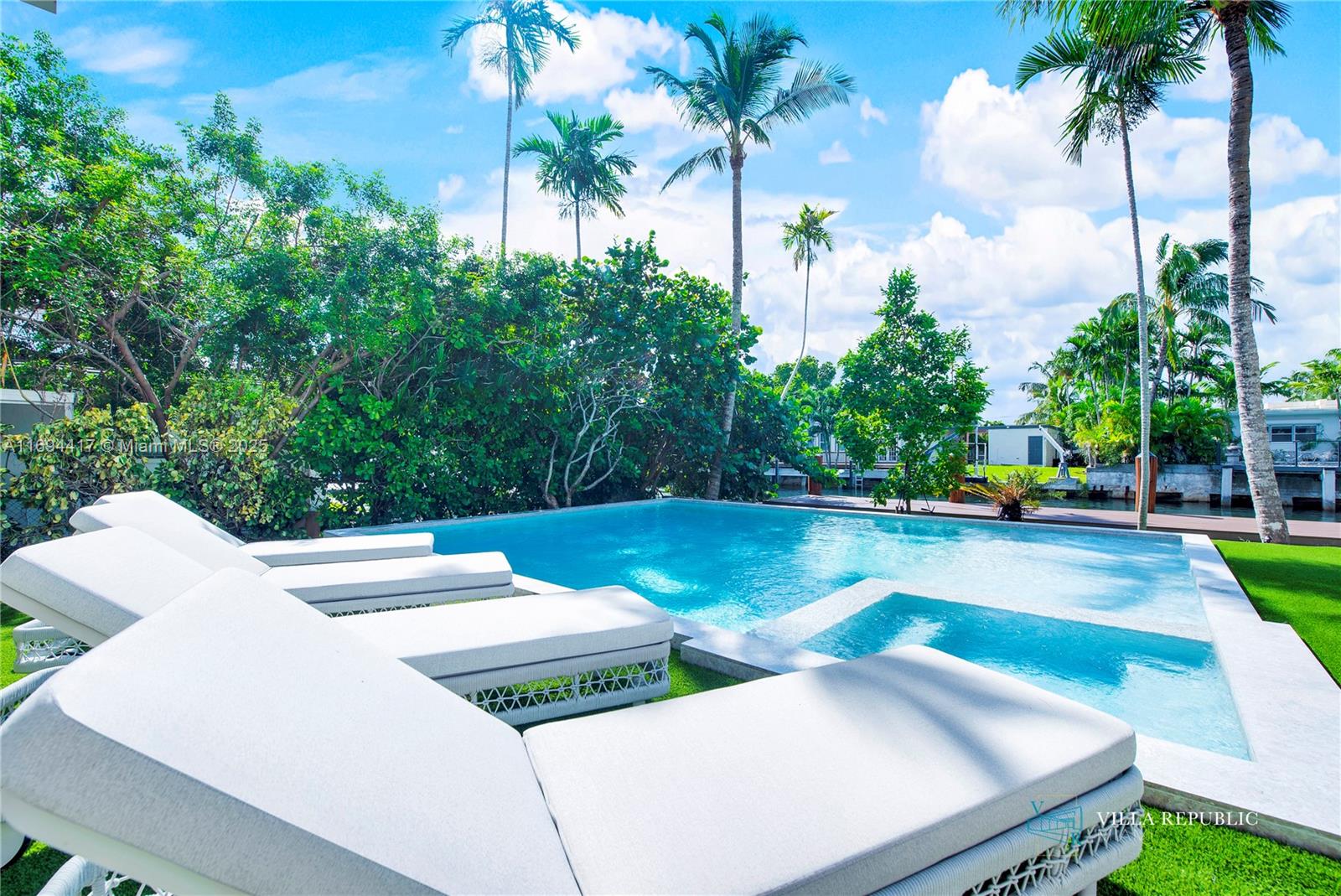 1200 NE 87th St Miami, FL 33138