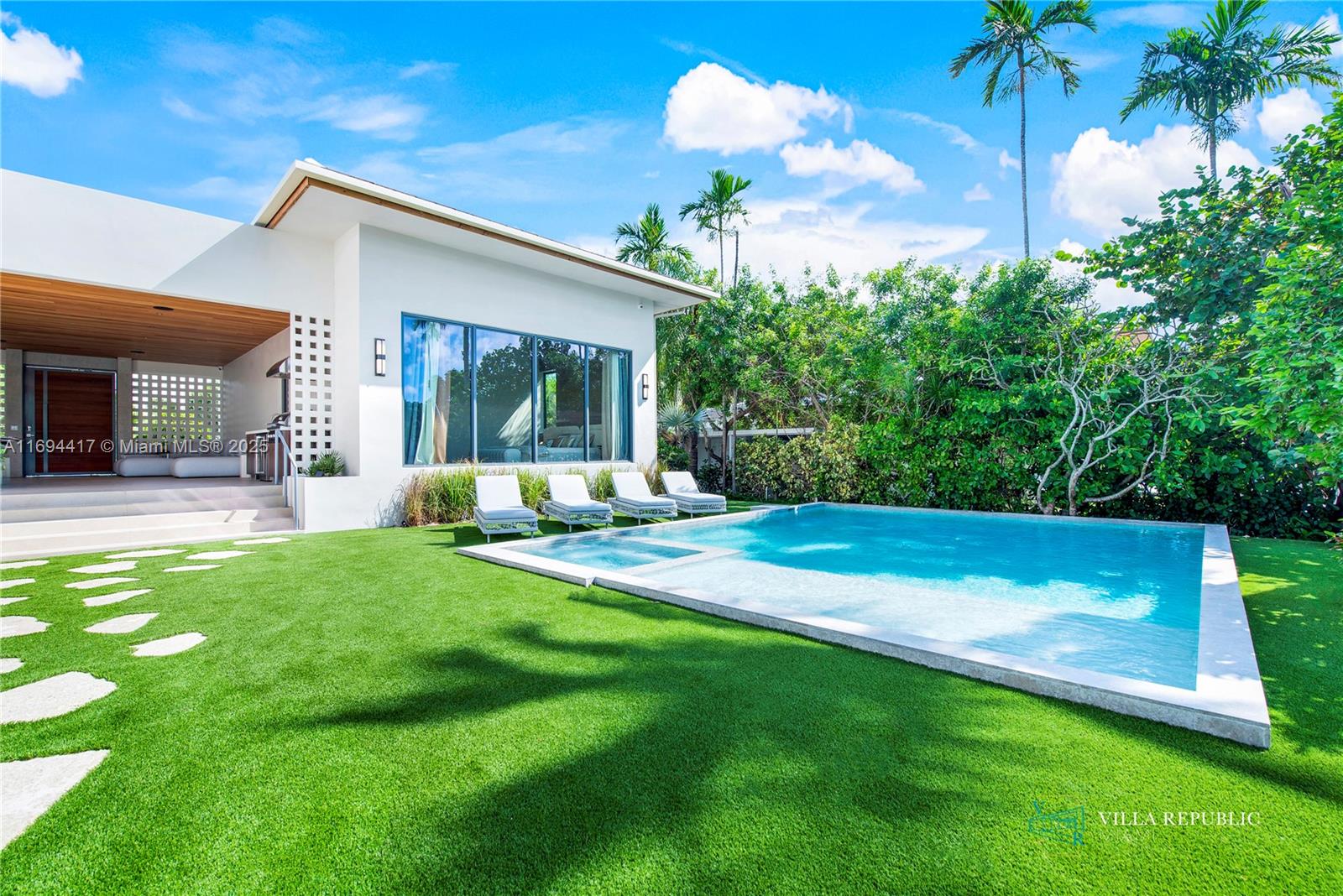 1200 NE 87th St Miami, FL 33138