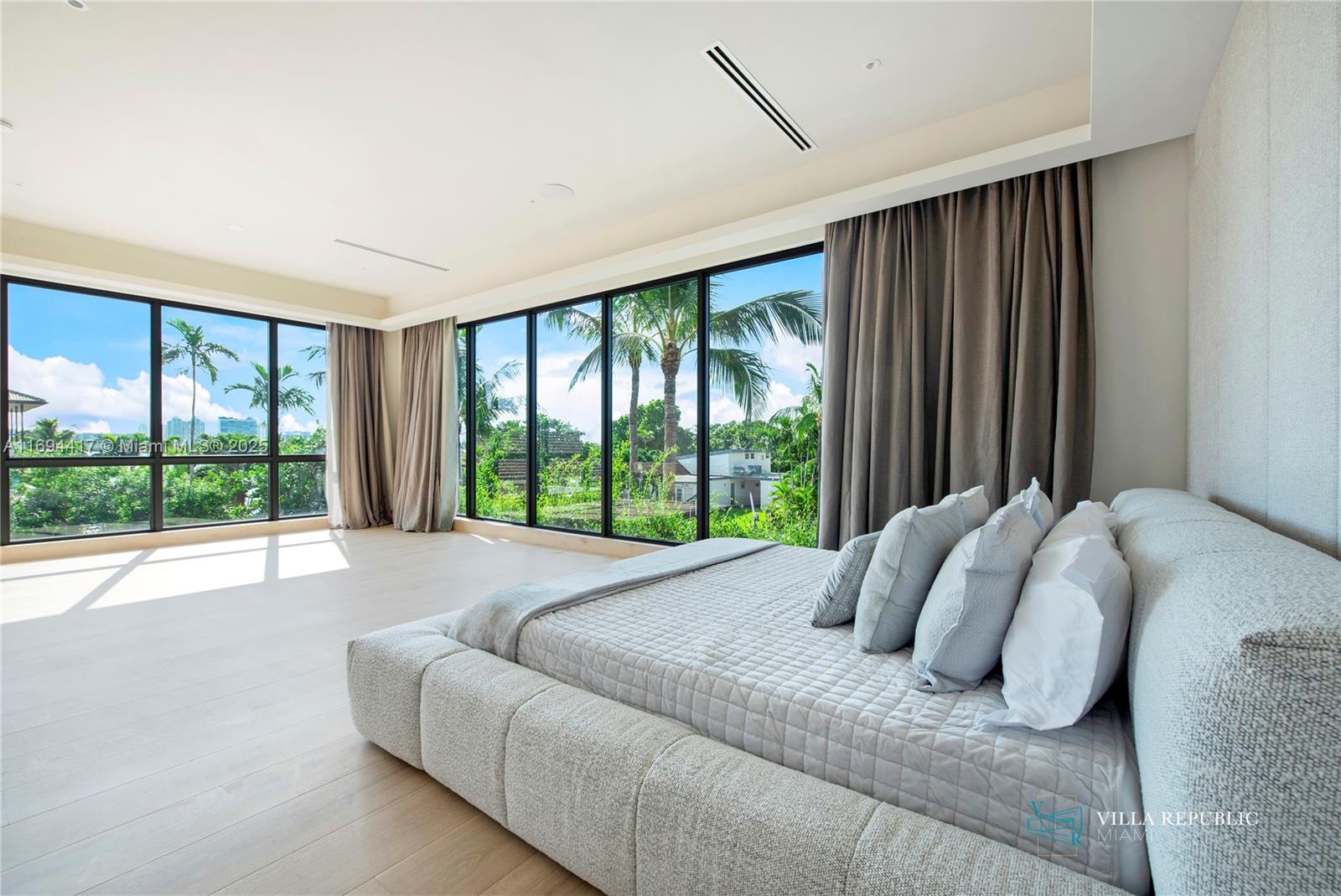 1200 NE 87th St Miami, FL 33138