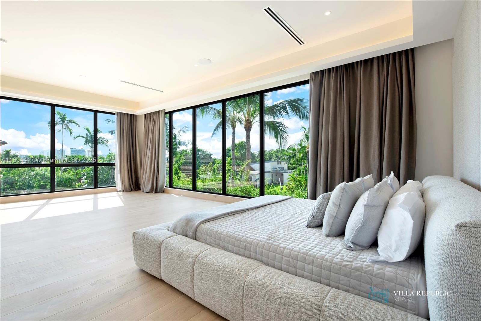 1200 NE 87th St Miami, FL 33138