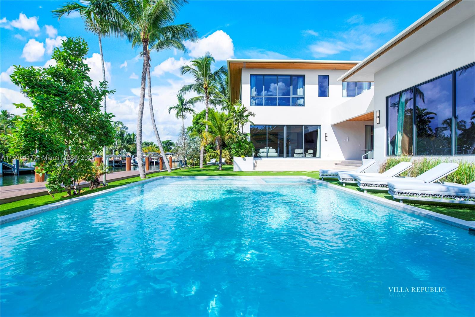 1200 NE 87th St Miami, FL 33138