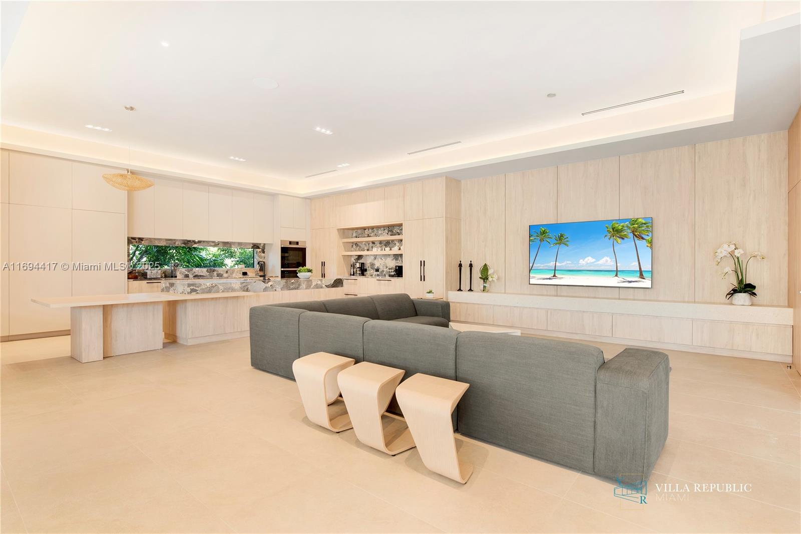 1200 NE 87th St Miami, FL 33138