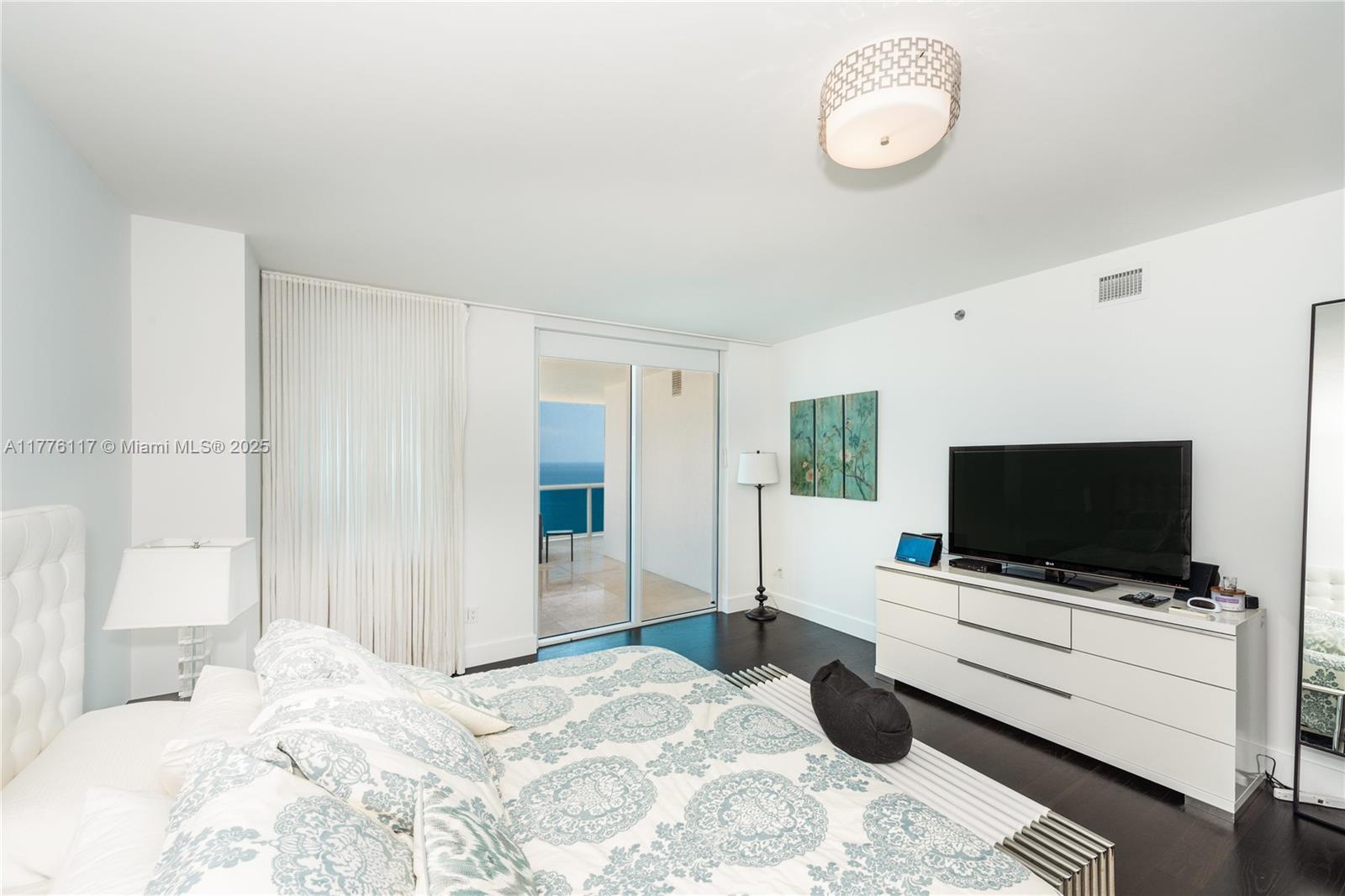 2711 S Ocean Dr #3202 Hollywood, FL 33019