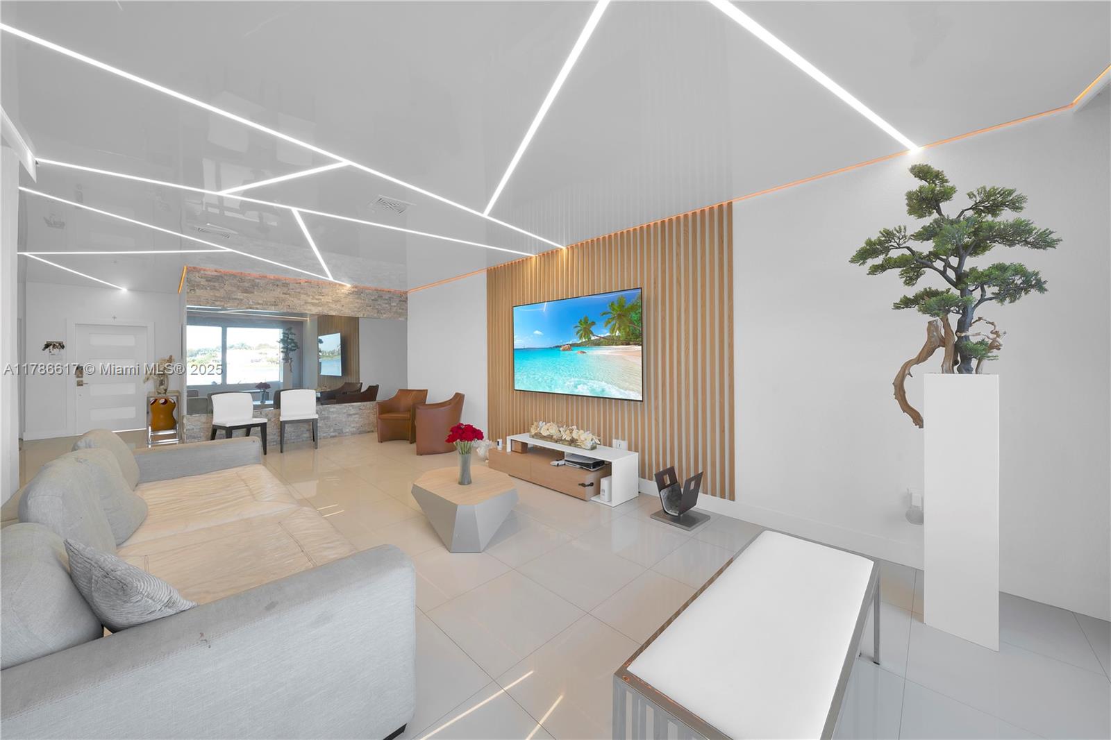 6694 NW 107th Pl Doral, FL 33178