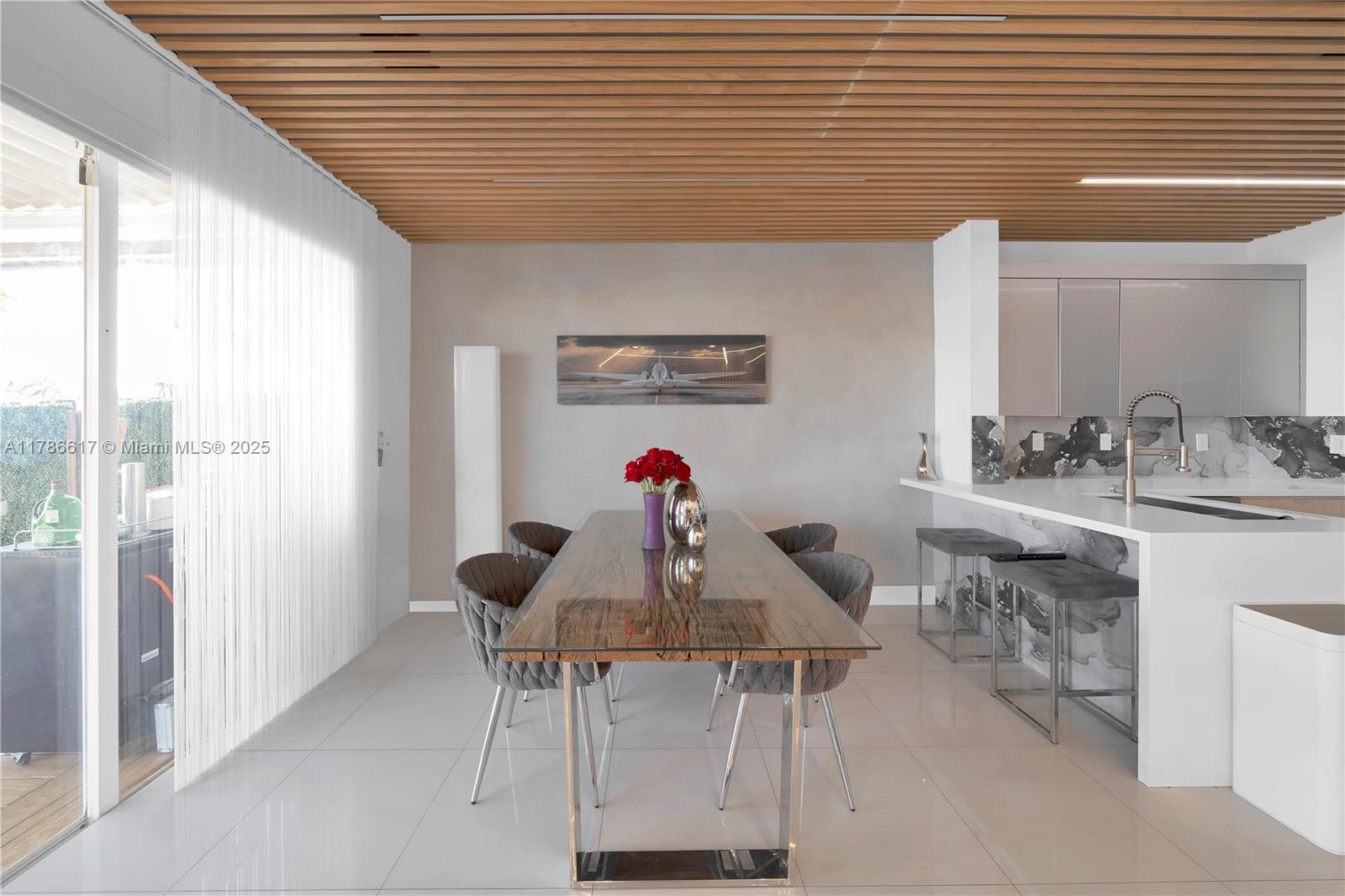 6694 NW 107th Pl Doral, FL 33178