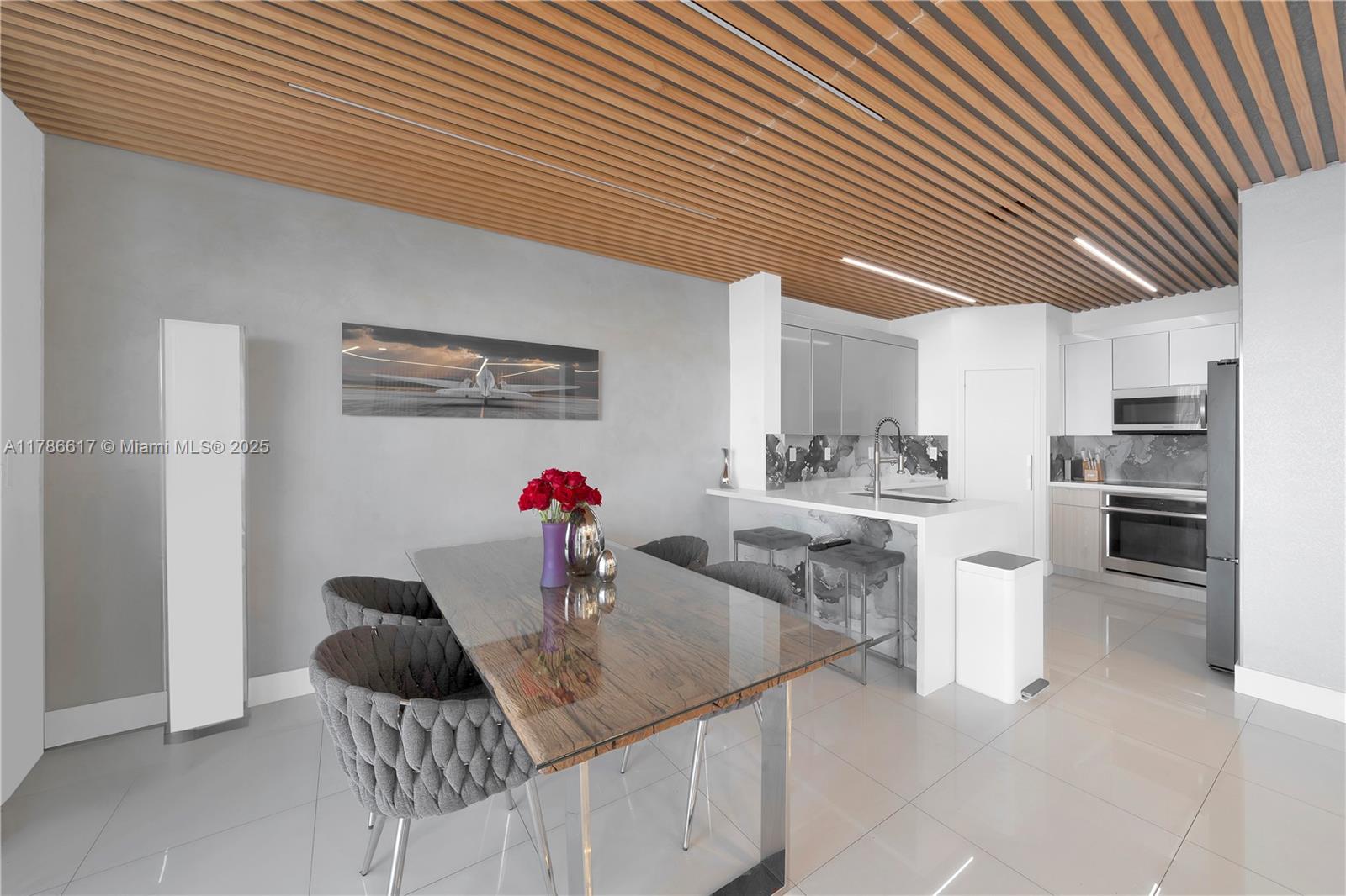 6694 NW 107th Pl Doral, FL 33178