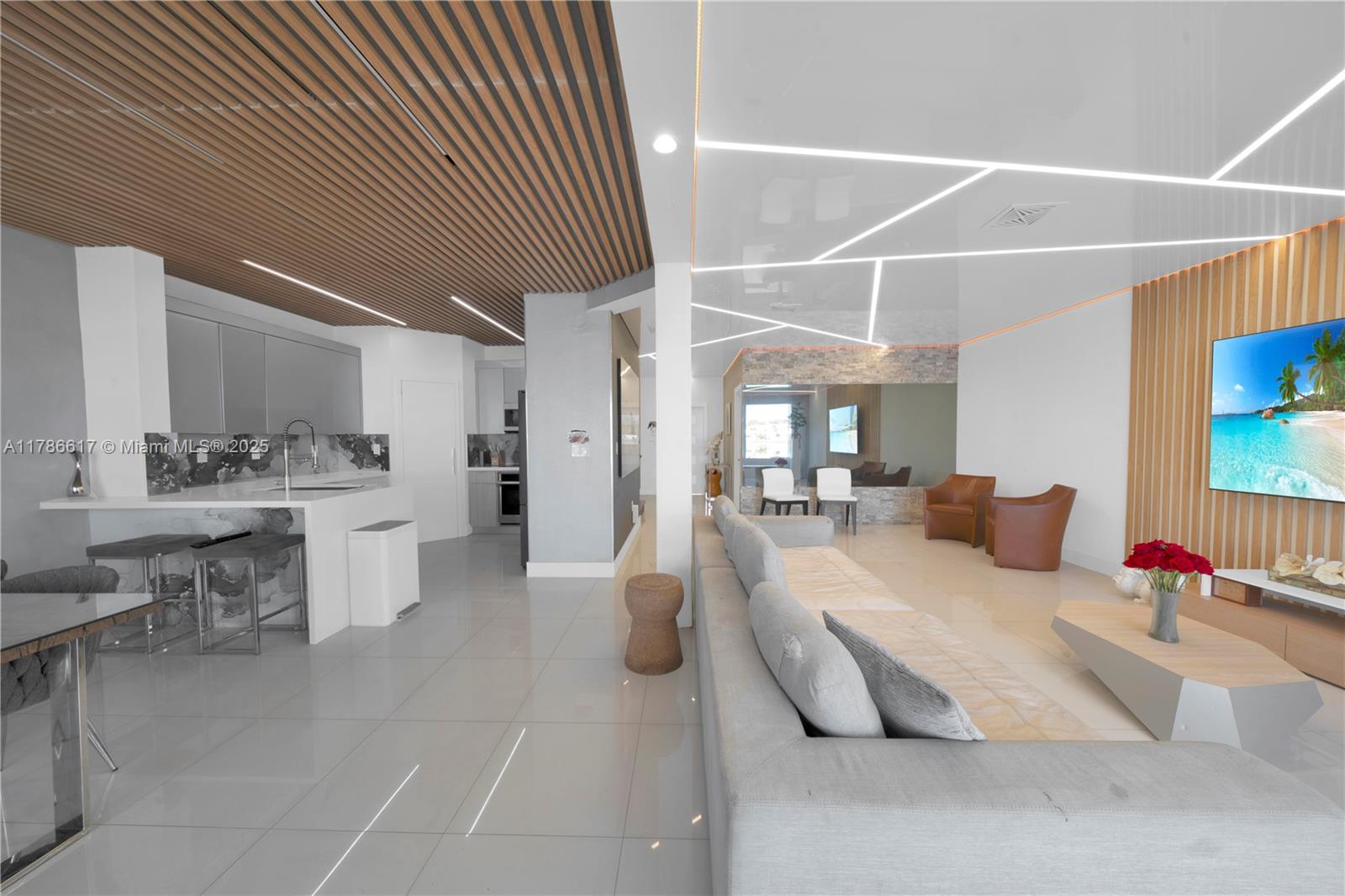 6694 NW 107th Pl Doral, FL 33178