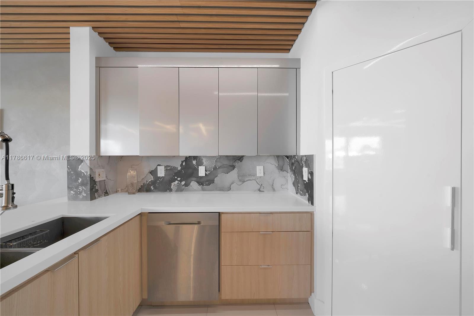 6694 NW 107th Pl Doral, FL 33178