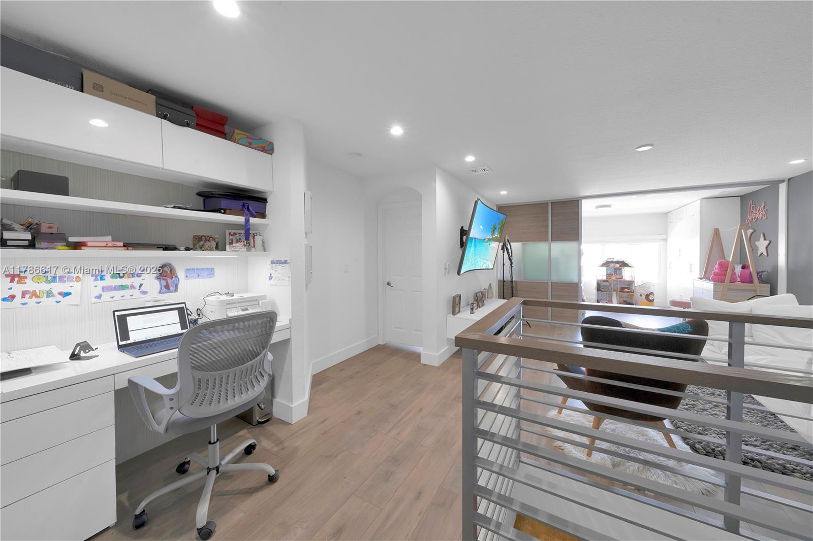 6694 NW 107th Pl Doral, FL 33178