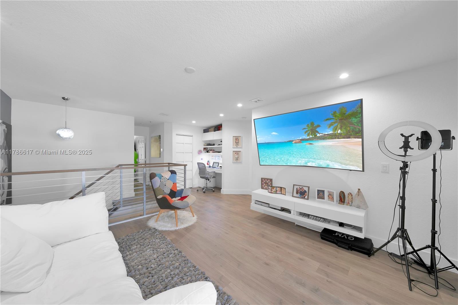 6694 NW 107th Pl Doral, FL 33178