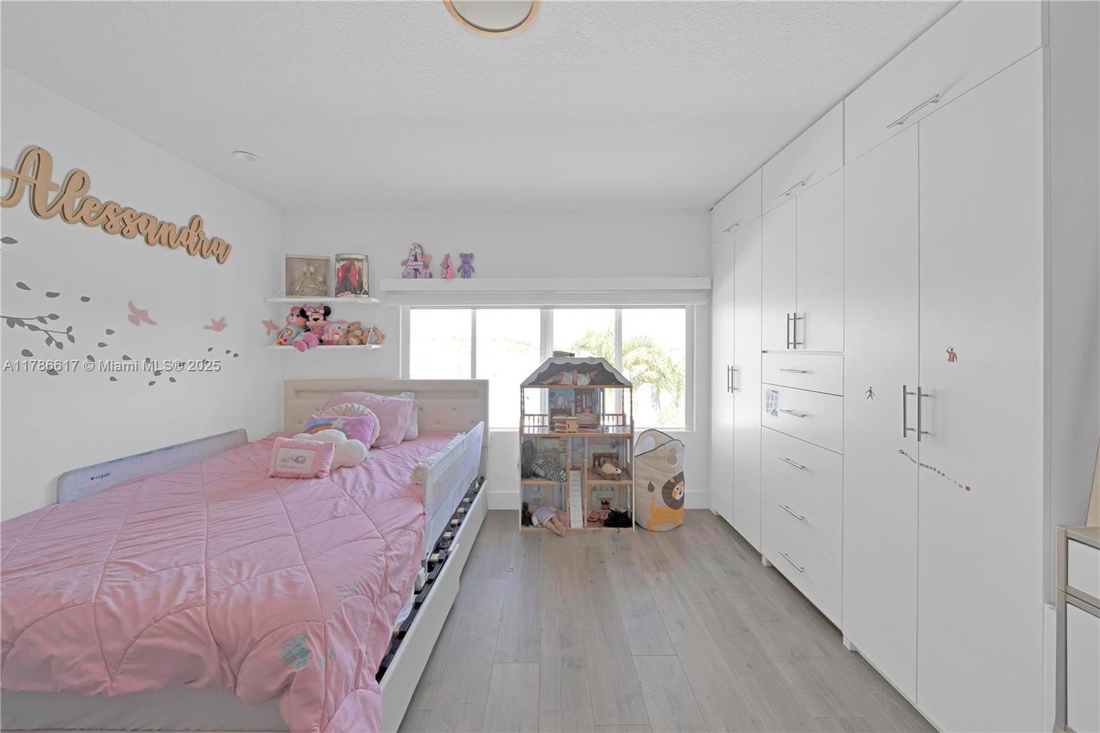 6694 NW 107th Pl Doral, FL 33178