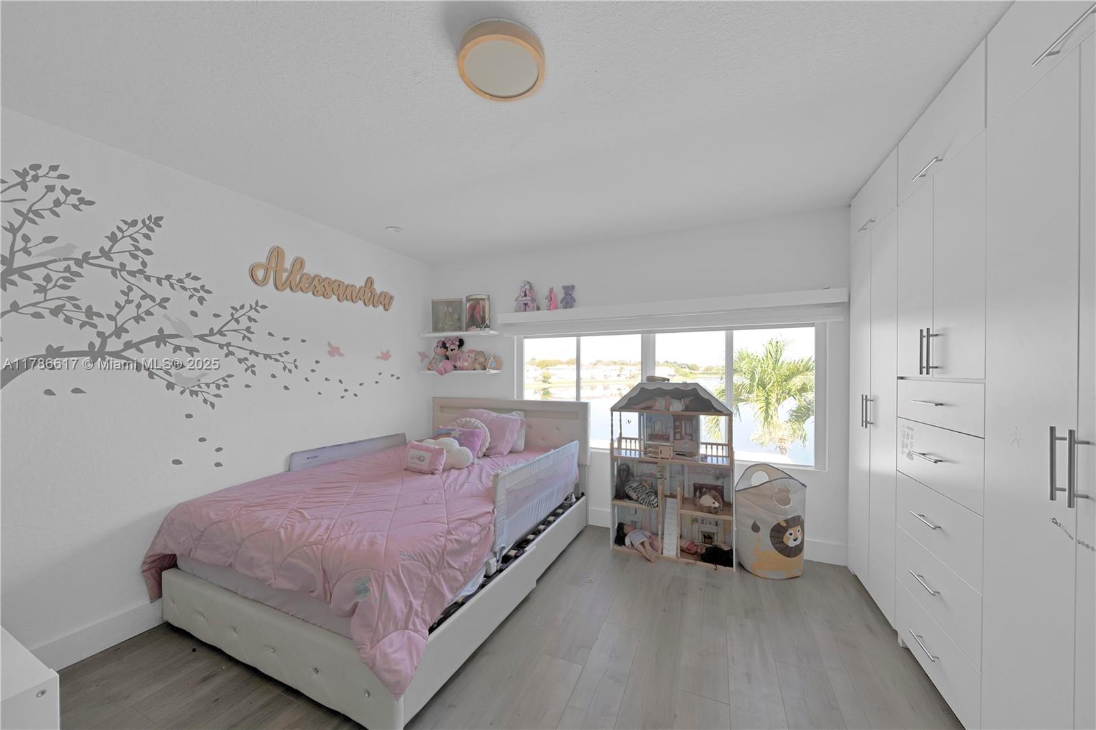 6694 NW 107th Pl Doral, FL 33178