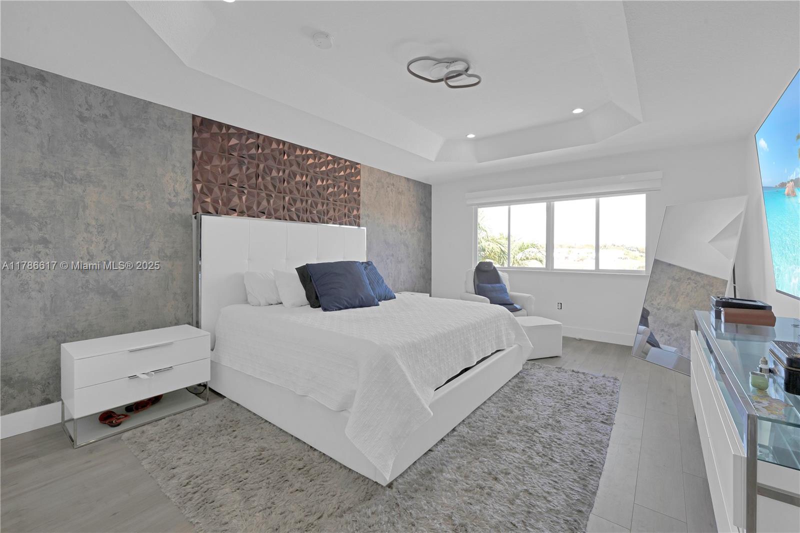 6694 NW 107th Pl Doral, FL 33178