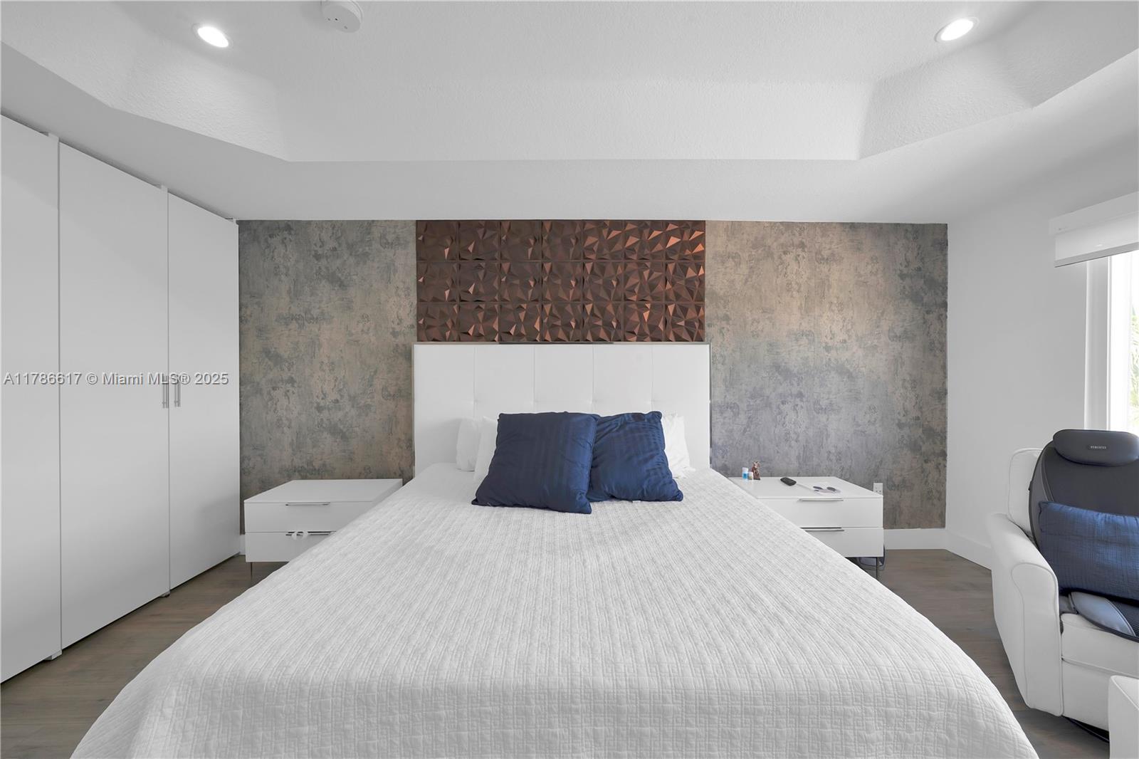 6694 NW 107th Pl Doral, FL 33178